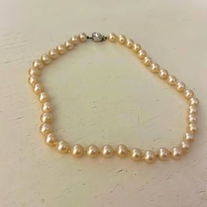 Women’s Pearl Choker Necklace
